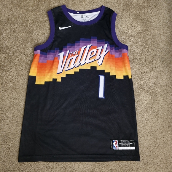 Devin Booker - Picture 1 of 5